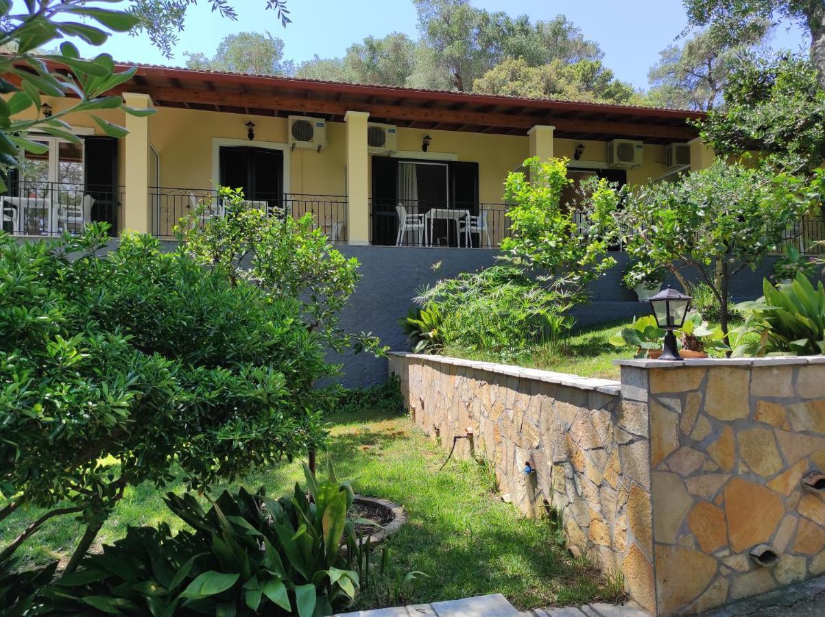 Villa Eleni - Studios Liapades Exterior foto